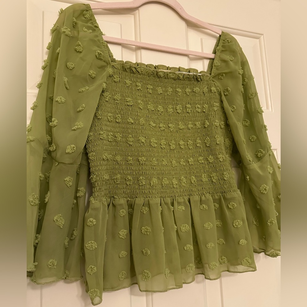 women’s green swiss dot smocked blouse - london rose!